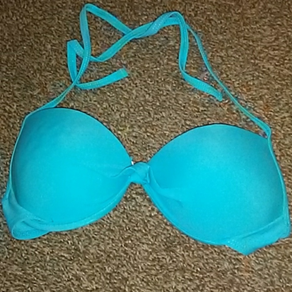 Bikini - Picture 3 of 3